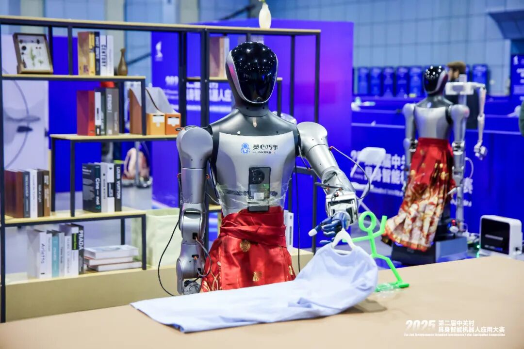 倒咖啡、叠衣服、拿快递、捡垃圾……“实干派”机器人:劳动最光荣(图2) 倒咖啡、叠衣服、拿快递、捡垃圾……“实干派”机器人:劳动最光荣(图2)