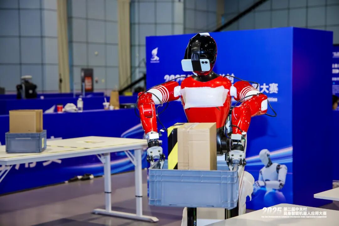 倒咖啡、叠衣服、拿快递、捡垃圾……“实干派”机器人:劳动最光荣(图3) 倒咖啡、叠衣服、拿快递、捡垃圾……“实干派”机器人:劳动最光荣(图3)