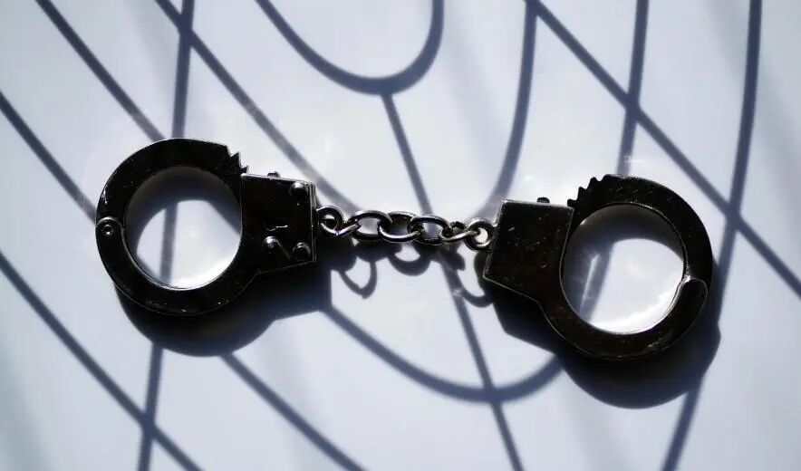 1764303380302953.png 手铐.png