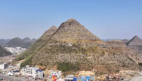 贵州安龙为何出现“金字塔”？地质专家回应