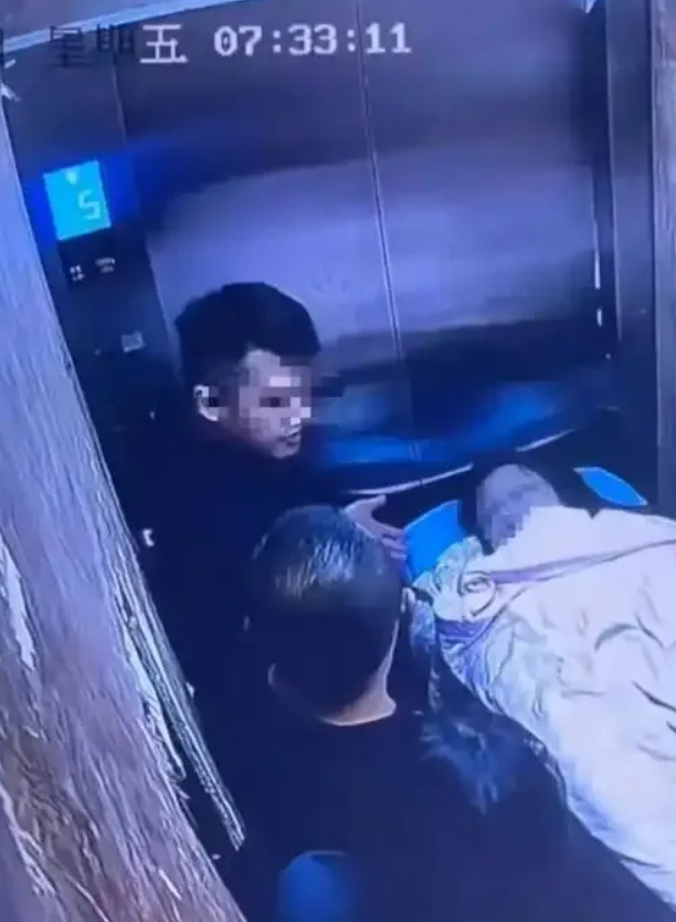 妇联回应“25岁女子疑遭家暴去世”：受害人从没有求助过；其丈夫、婆婆已被抓获，案件移交异地侦办