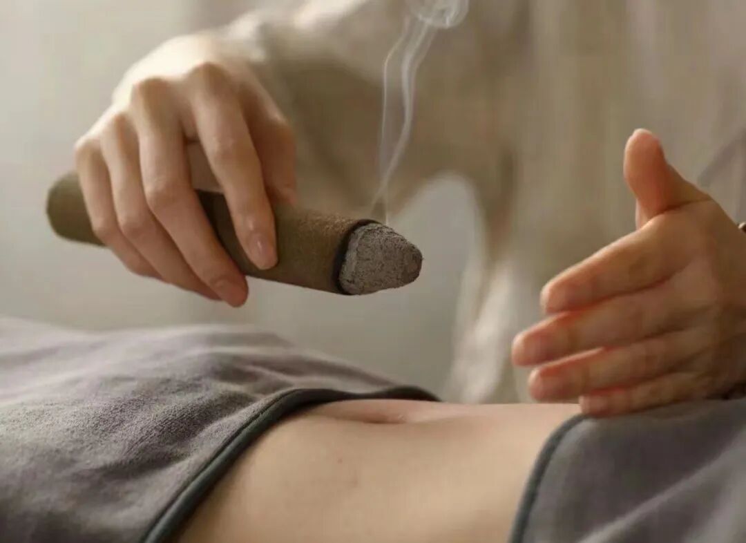 艾灸不仅是针对穴位的治疗,更是一次对局部小环境的“净化”与“赋能”(图1) 艾灸不仅是针对穴位的治疗,更是一次对局部小环境的“净化”与“赋能”(图1)